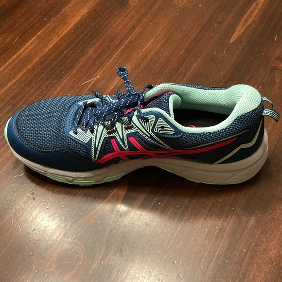 ASCIC TENNIS SHOES - Picture 2 of 7